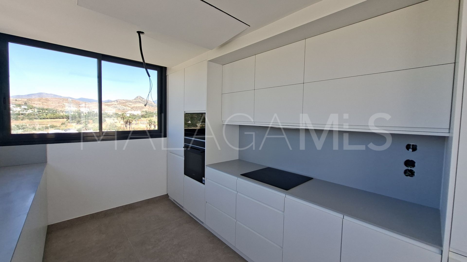 For sale Benahavis penthouse with 3 bedrooms