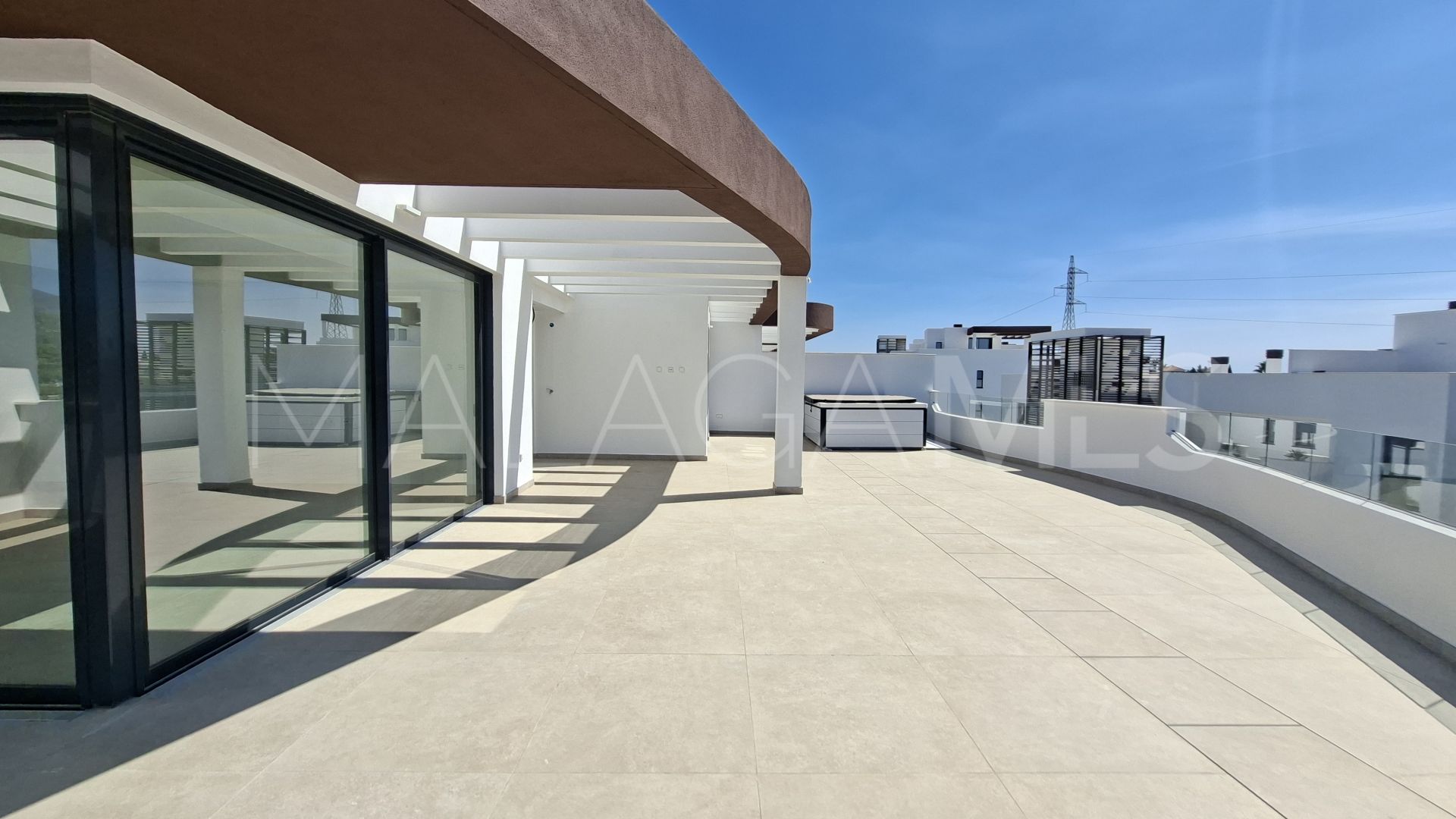 For sale Benahavis penthouse with 3 bedrooms