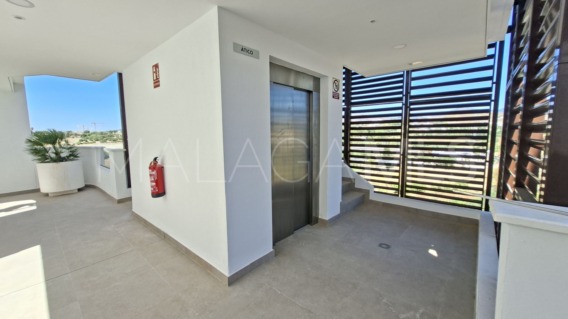 For sale Benahavis penthouse with 3 bedrooms
