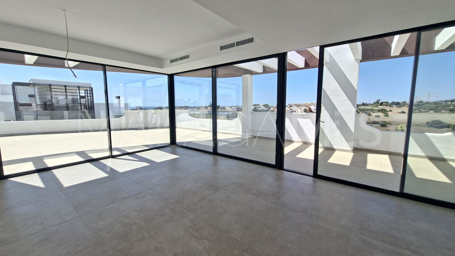 For sale Benahavis penthouse with 3 bedrooms