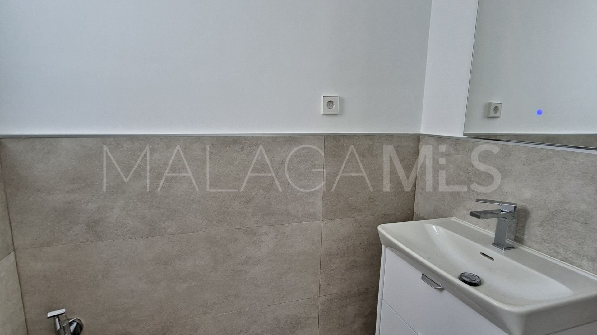 For sale Benahavis penthouse with 3 bedrooms