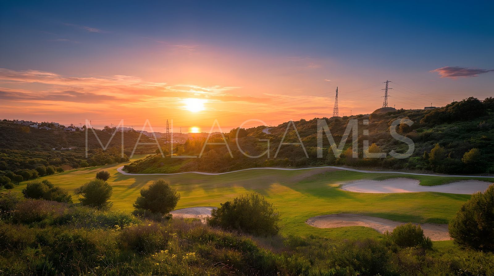 Villa for sale in Estepona West with 4 bedrooms