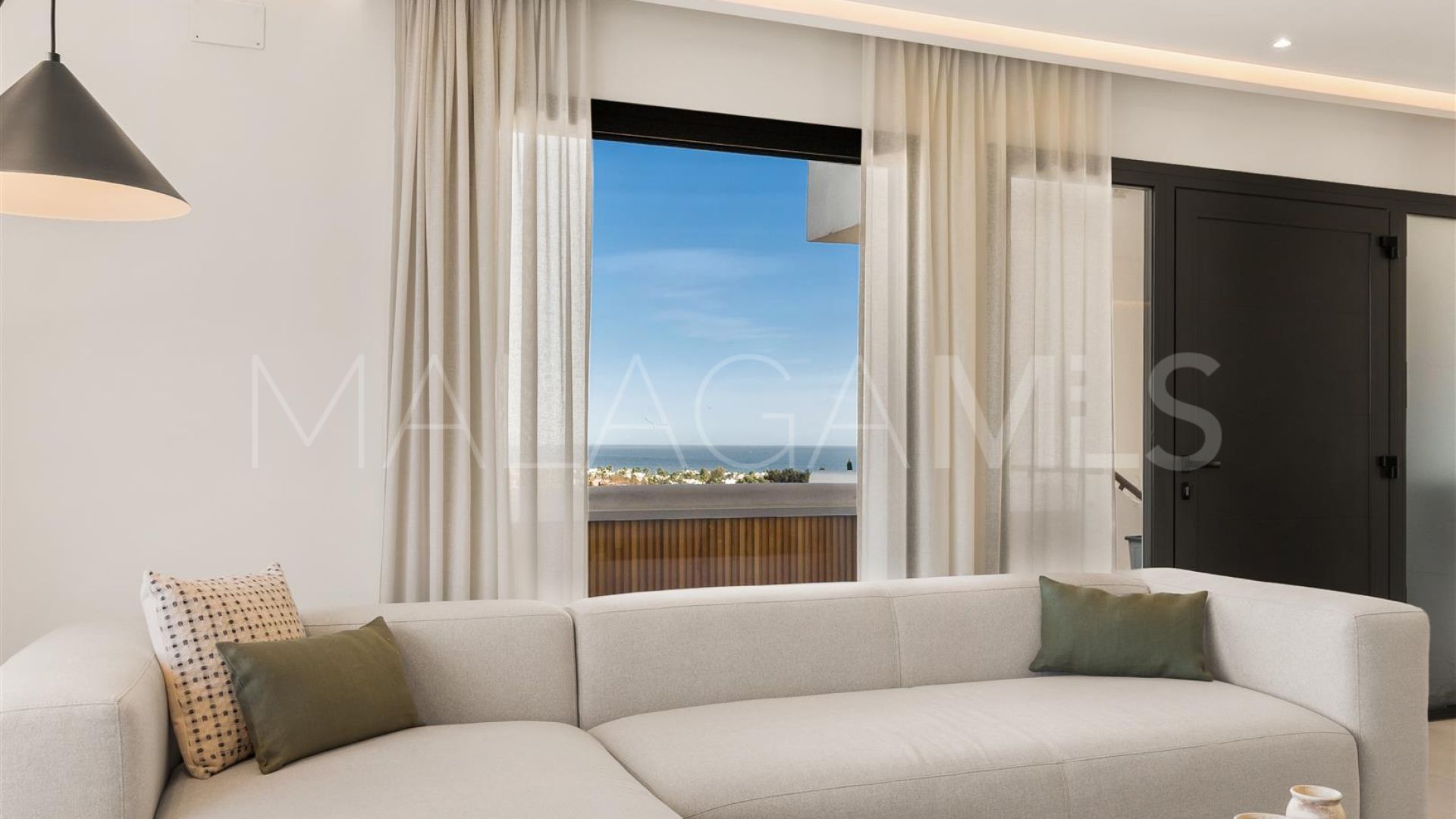 Nueva Andalucia penthouse for sale