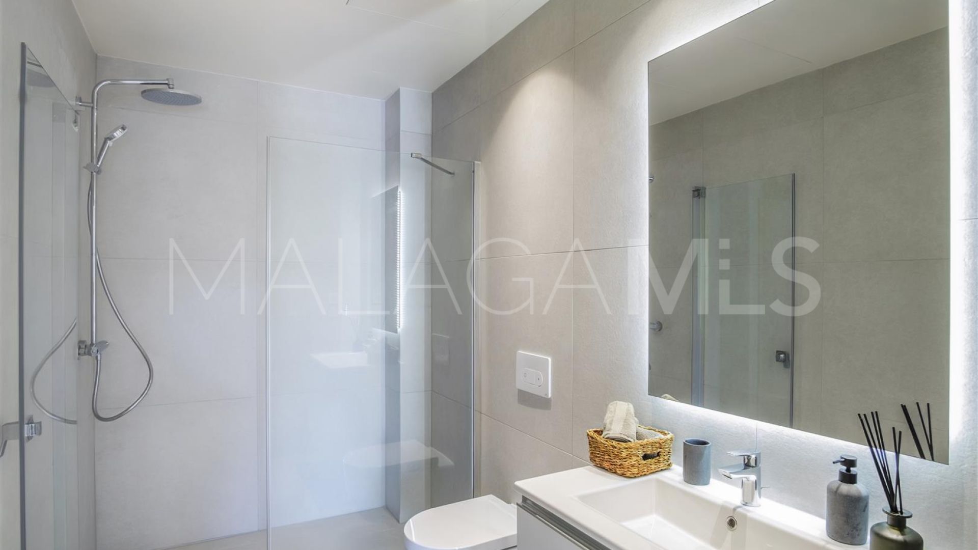 Villa in Estepona East for sale