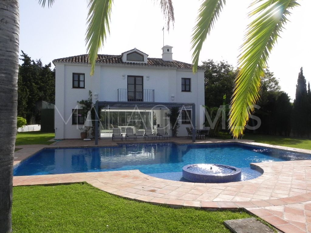 Villa for sale in Guadalmina Baja