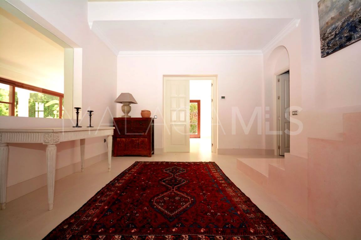Villa for sale in Guadalmina Baja
