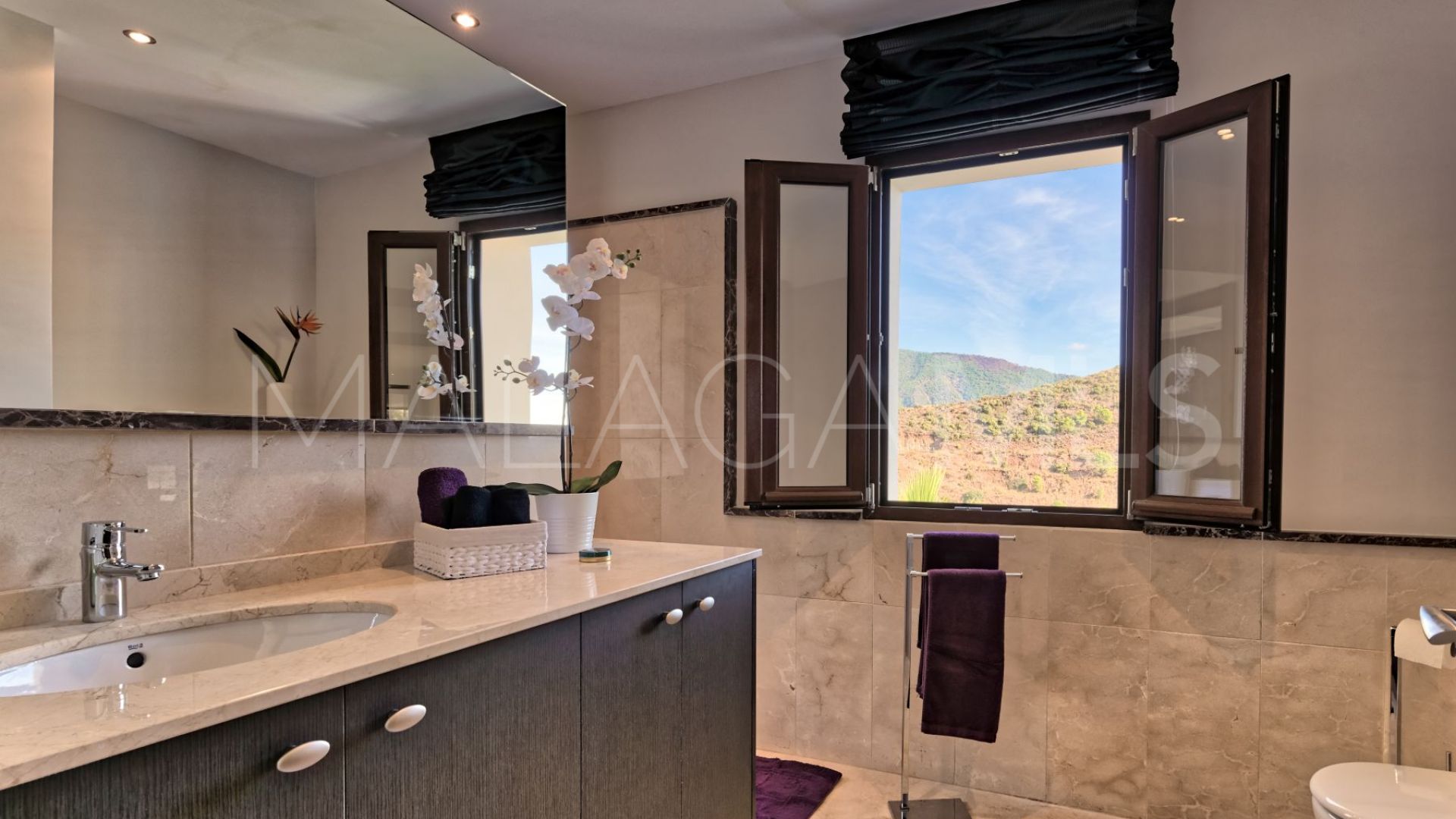 Villa for sale in Benahavis Hills Country Club