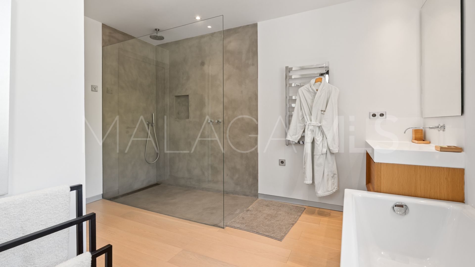 Villa for sale in El Madroñal