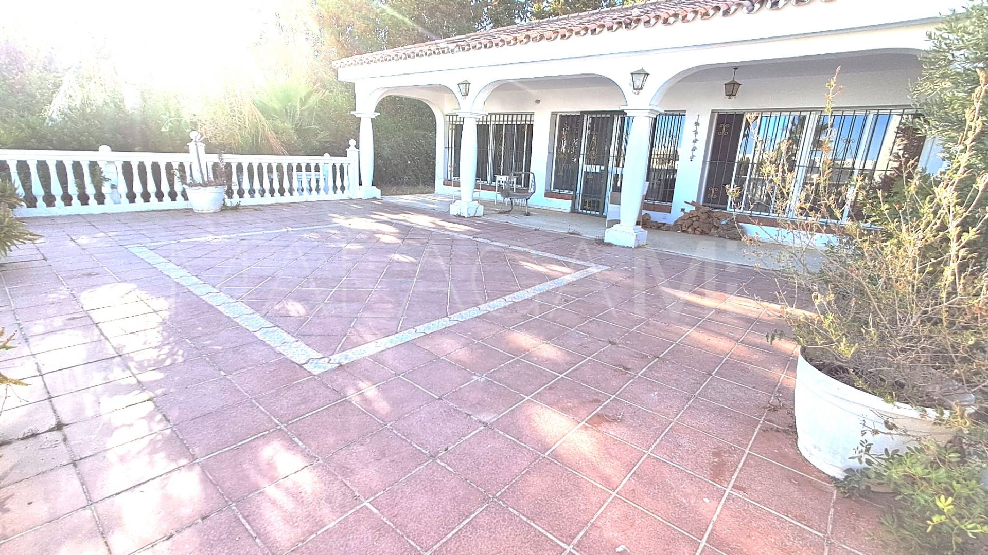 Villa for sale in El Paraiso