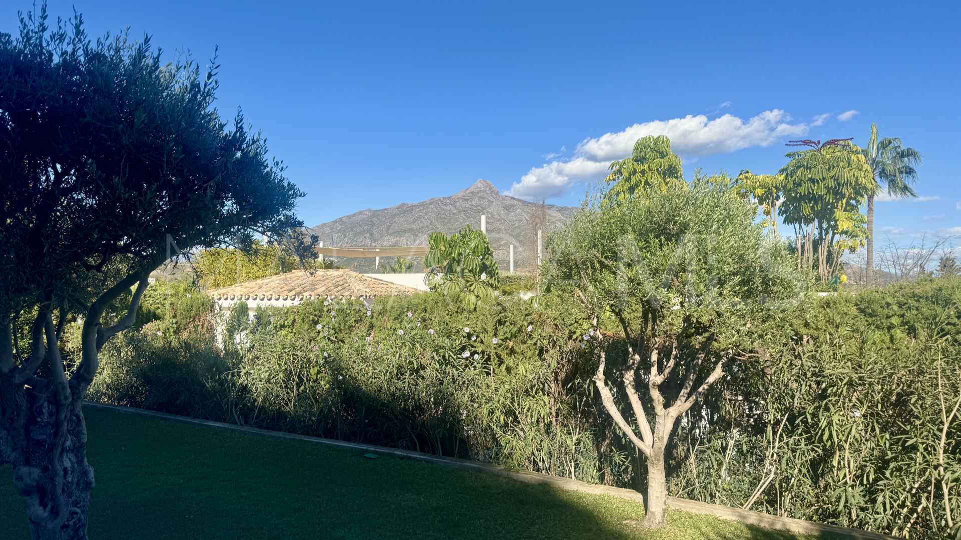 For sale 5 bedrooms villa in Las Brisas