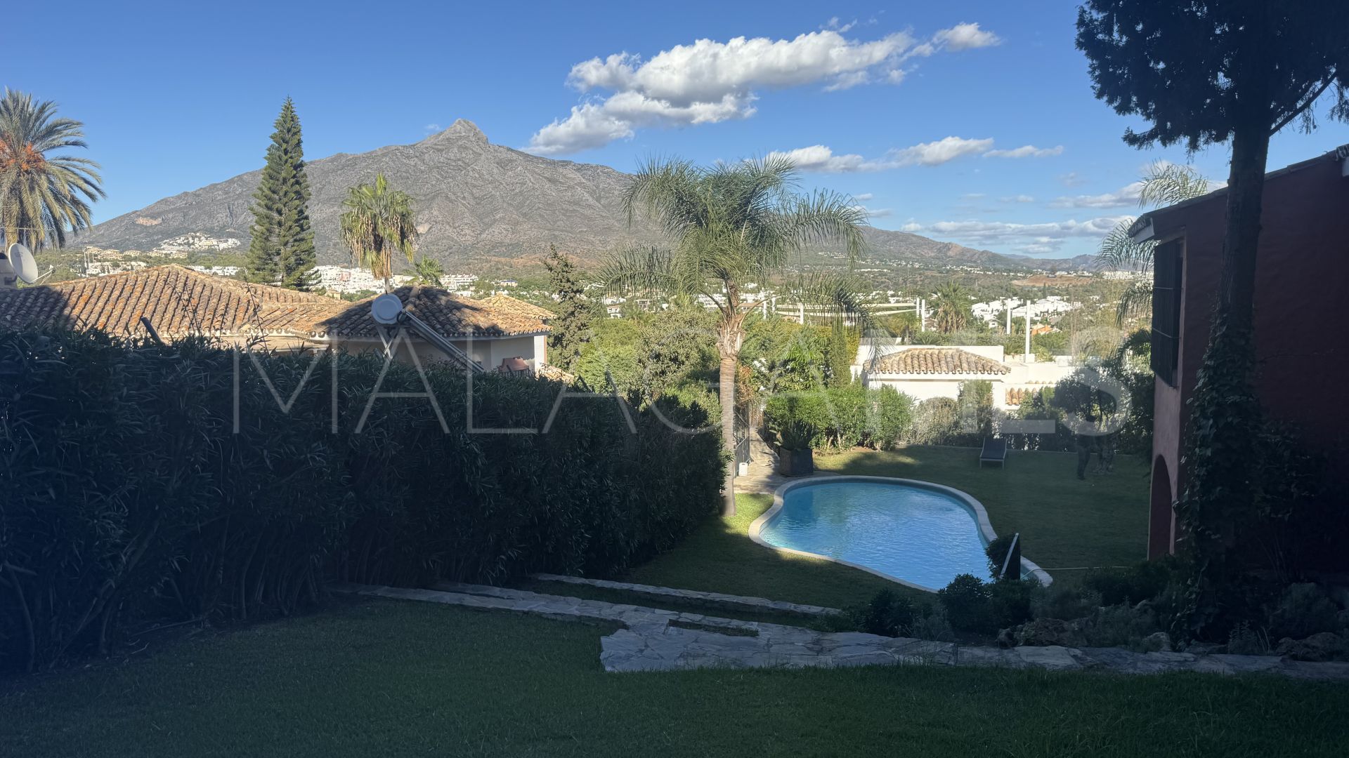 For sale 5 bedrooms villa in Las Brisas