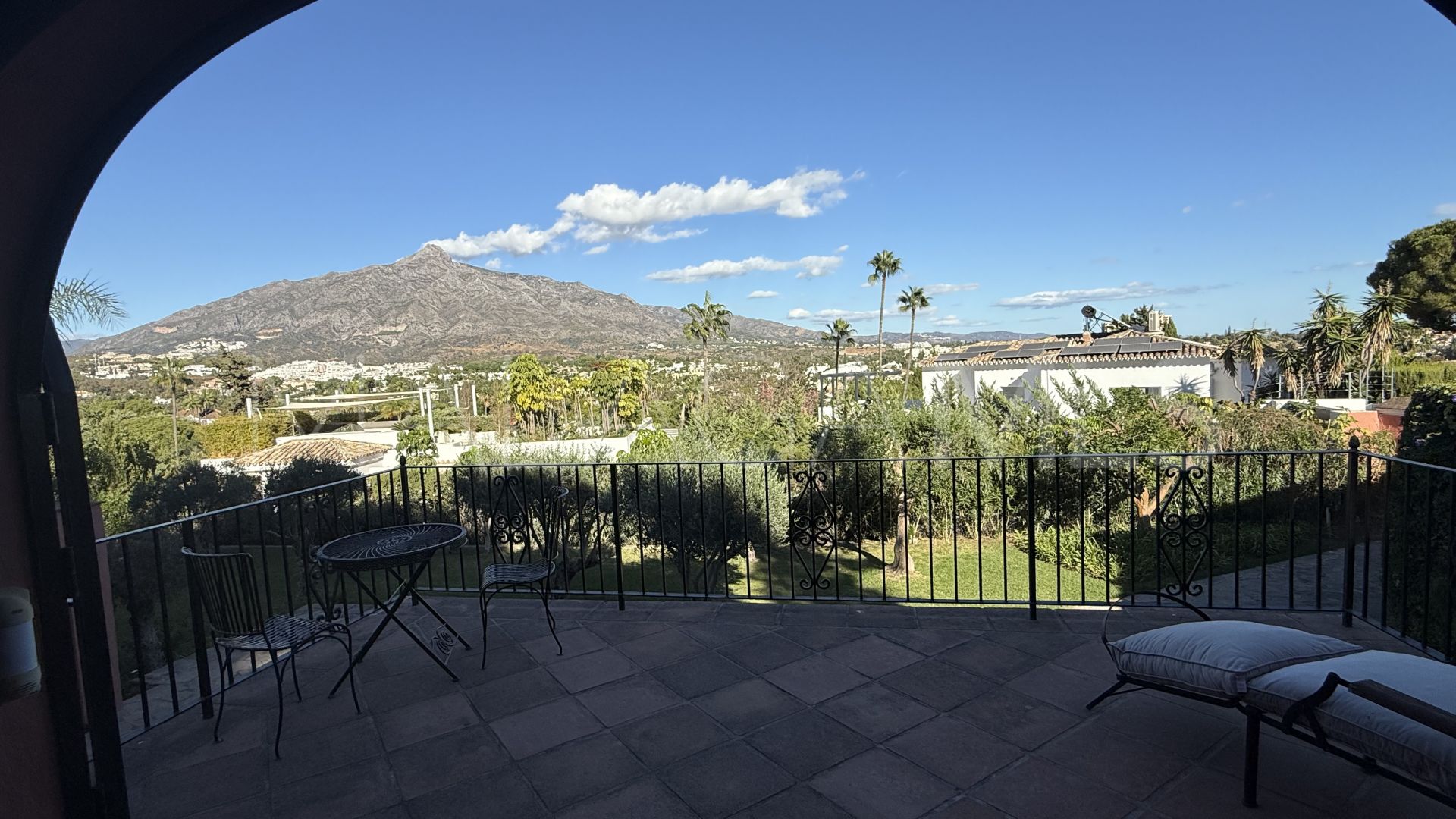 For sale 5 bedrooms villa in Las Brisas