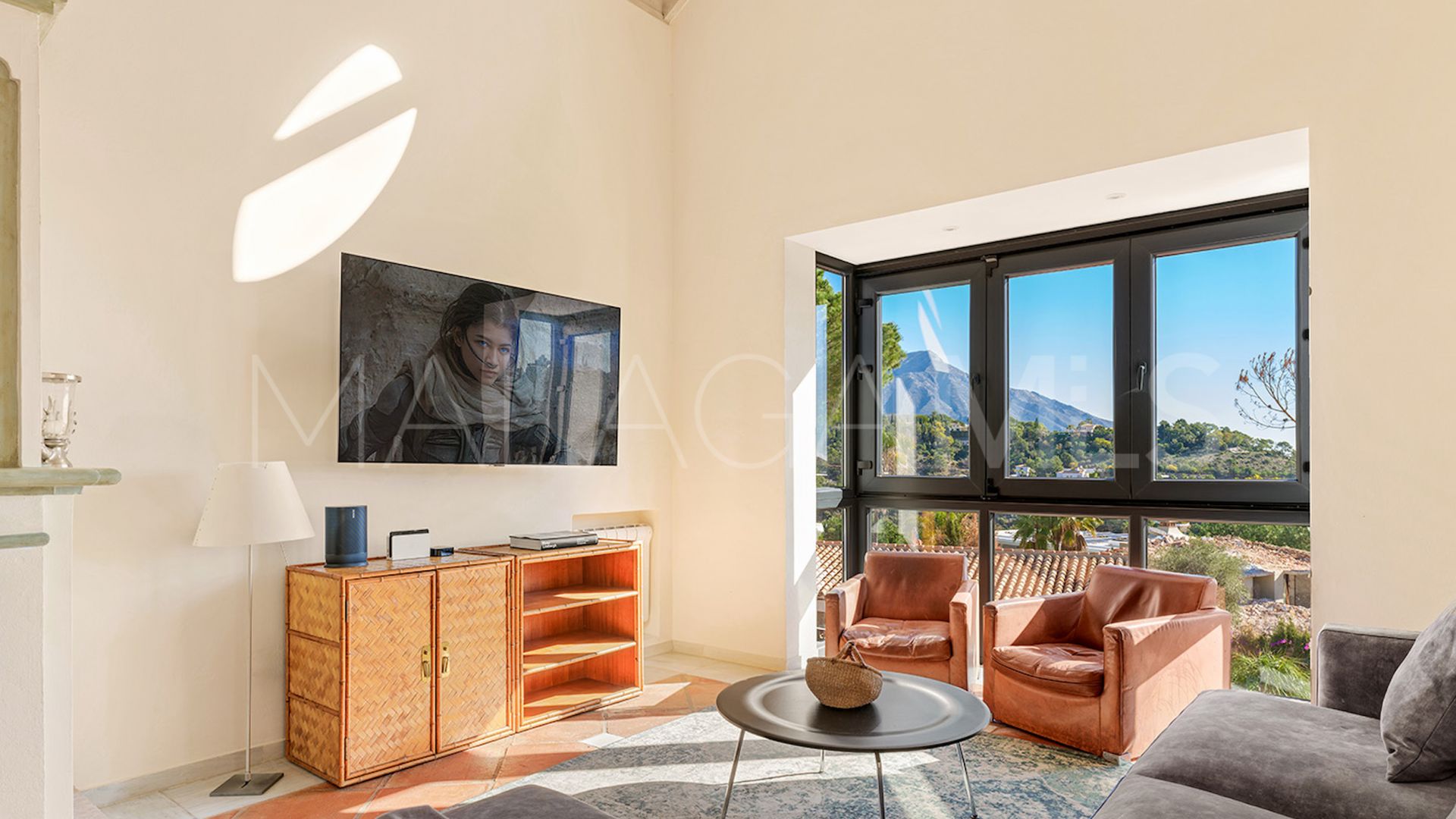 Buy villa in El Madroñal with 4 bedrooms