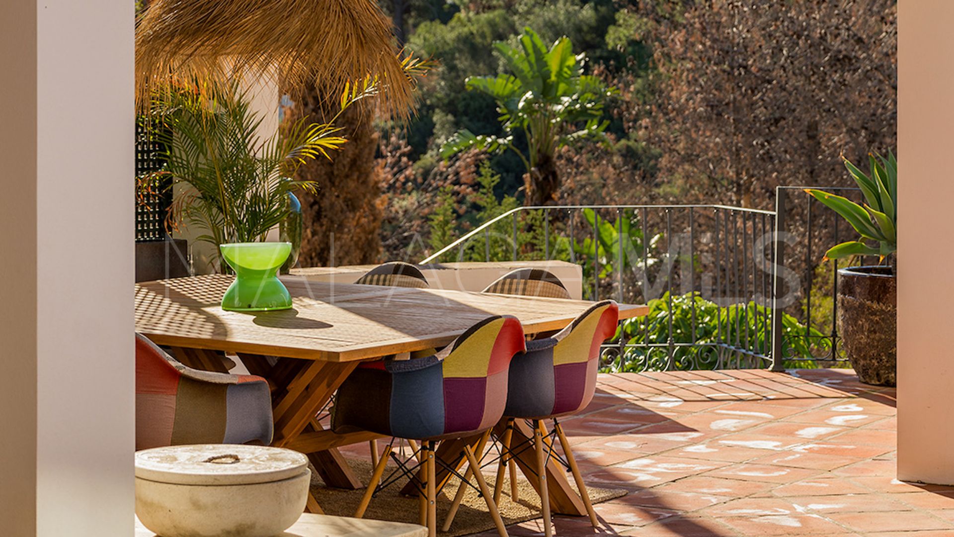 Buy villa in El Madroñal with 4 bedrooms