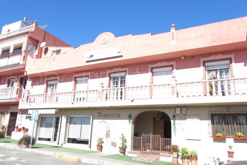 Se vende hotel en Pueblo Nuevo de Guadiaro de 18 dormitorios