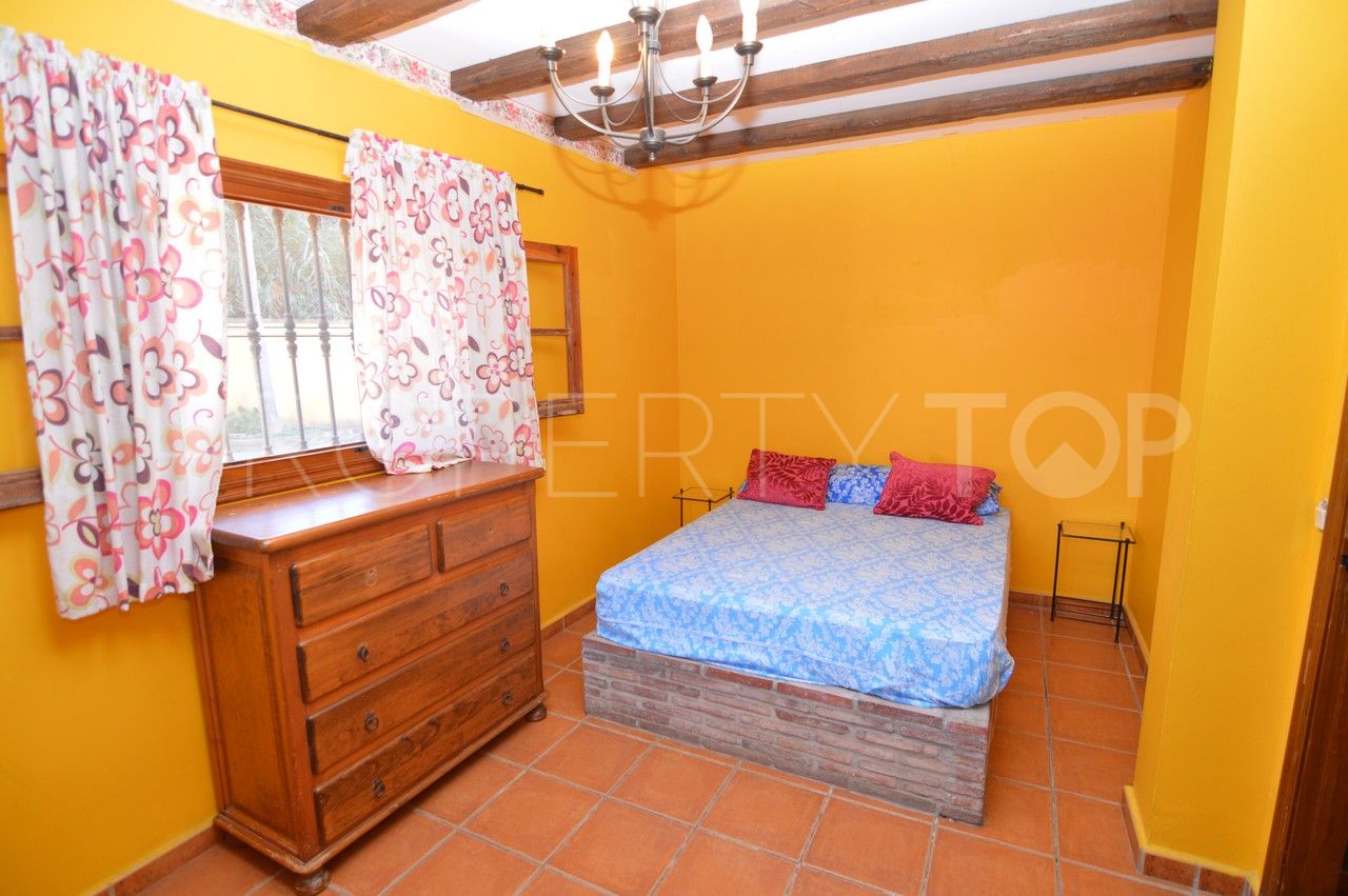 Finca de 5 dormitorios a la venta en San Martin del Tesorillo