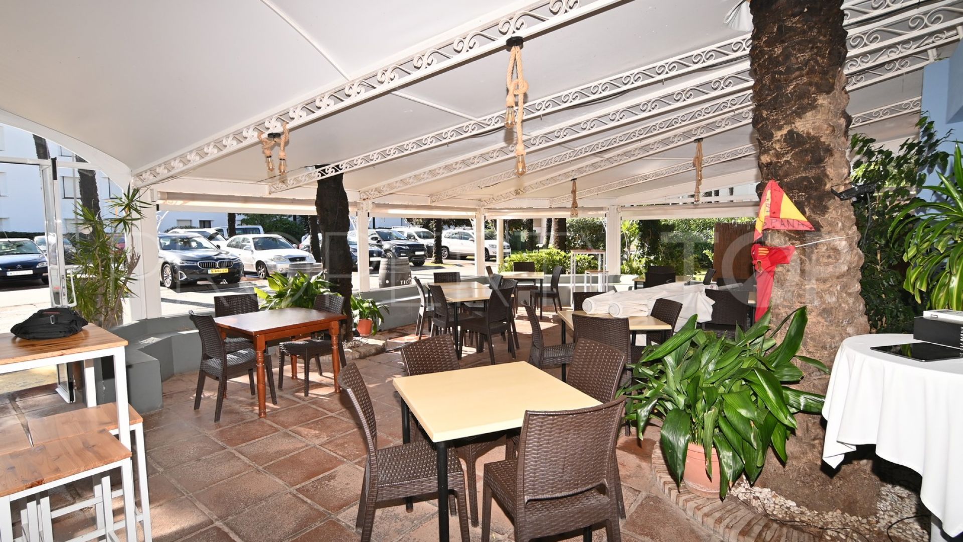 Buy restaurant in Paseo del Río