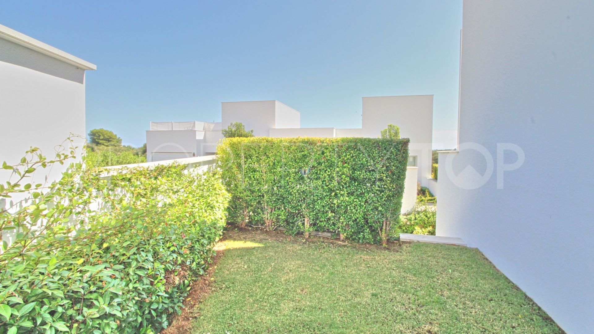 For sale town house in La Finca with 3 bedrooms
