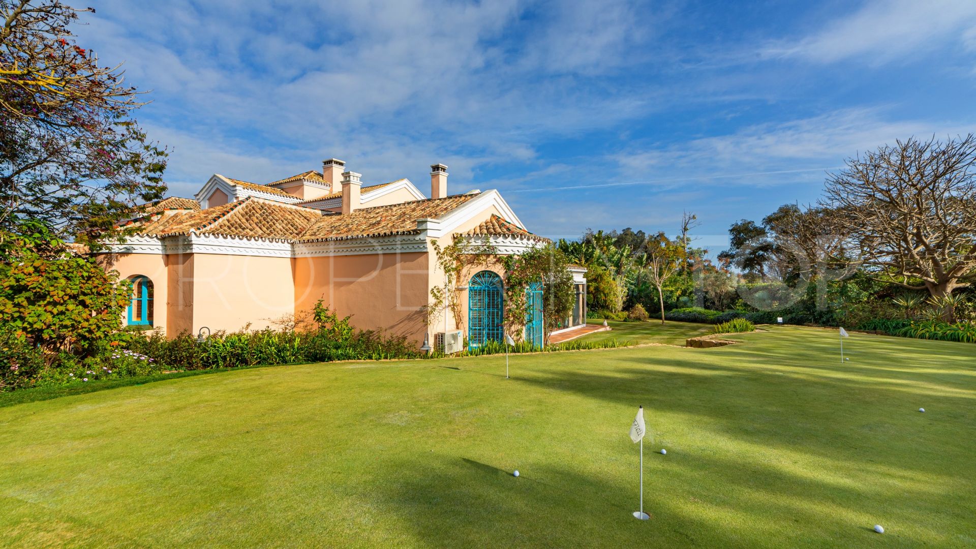 For sale 6 bedrooms villa in San Roque Club