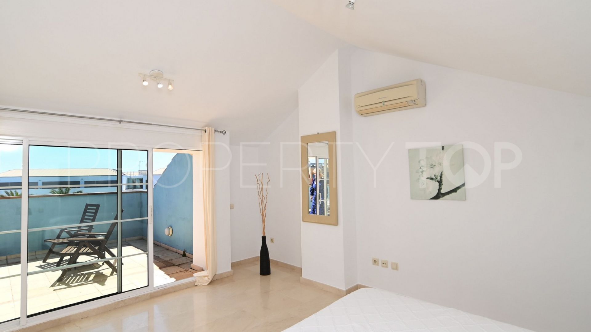Apartment for sale in Isla Carey with 3 bedrooms