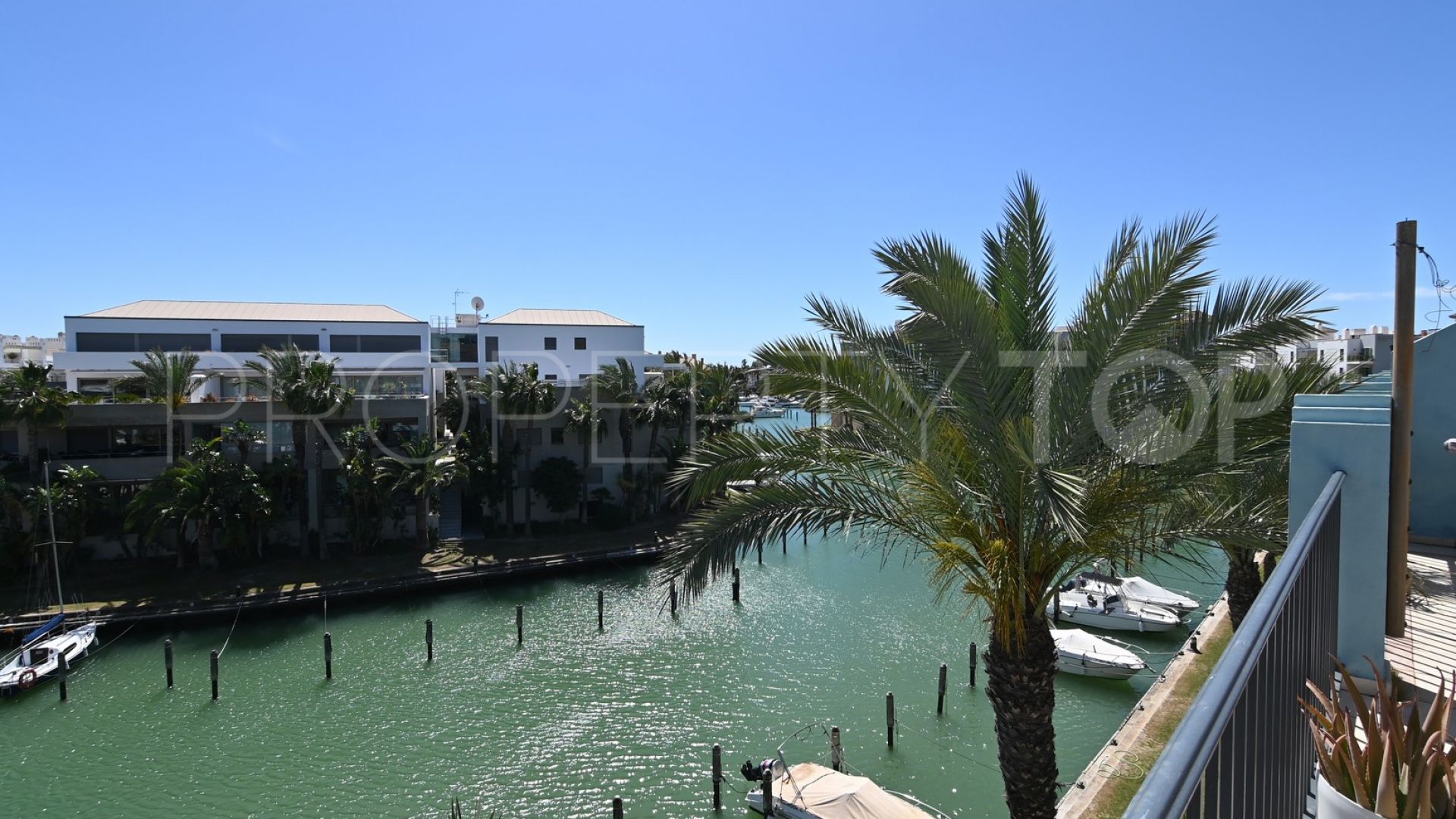 Apartment for sale in Isla Carey with 3 bedrooms