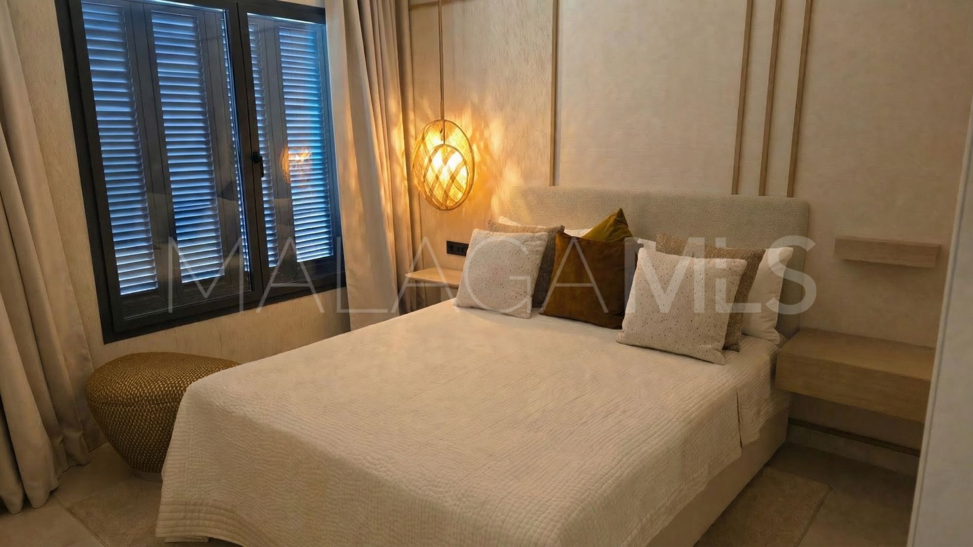 Parhus for sale in The Island