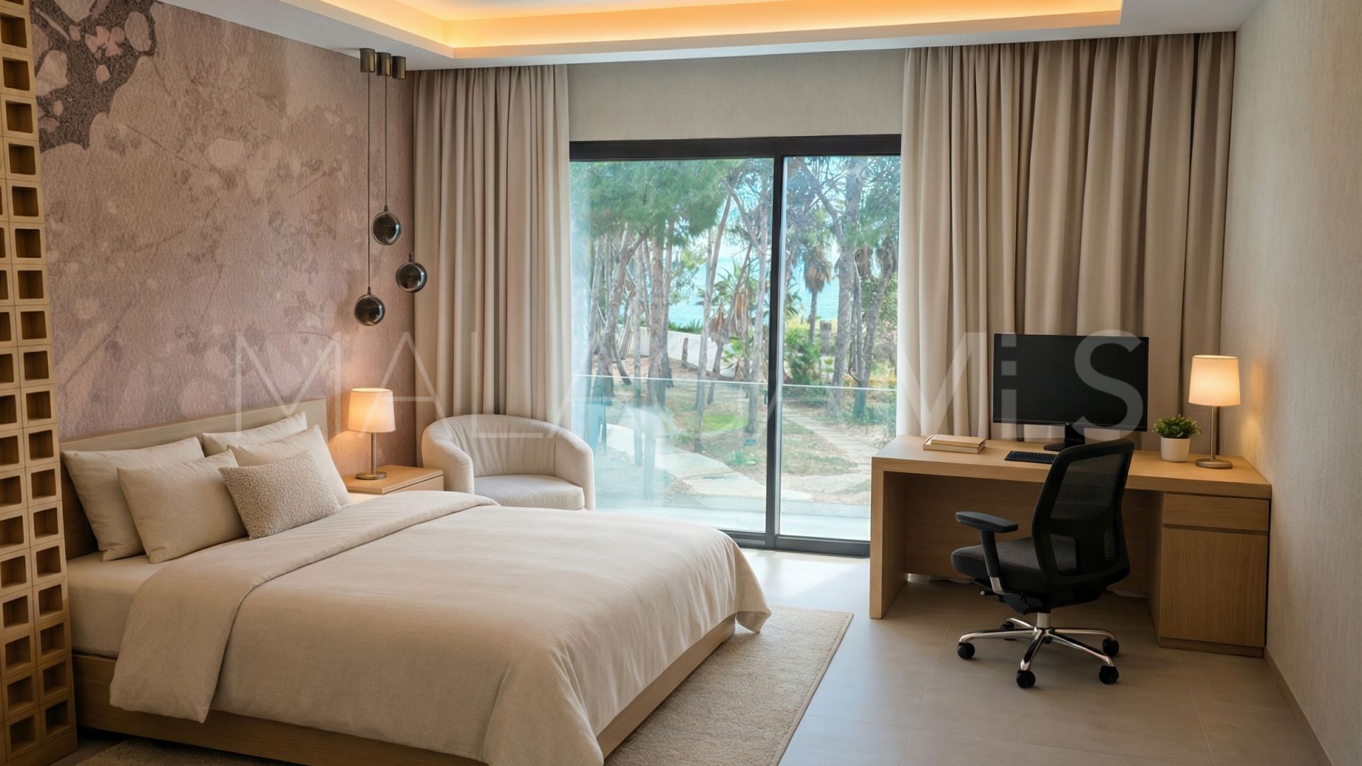 Parhus for sale in The Island