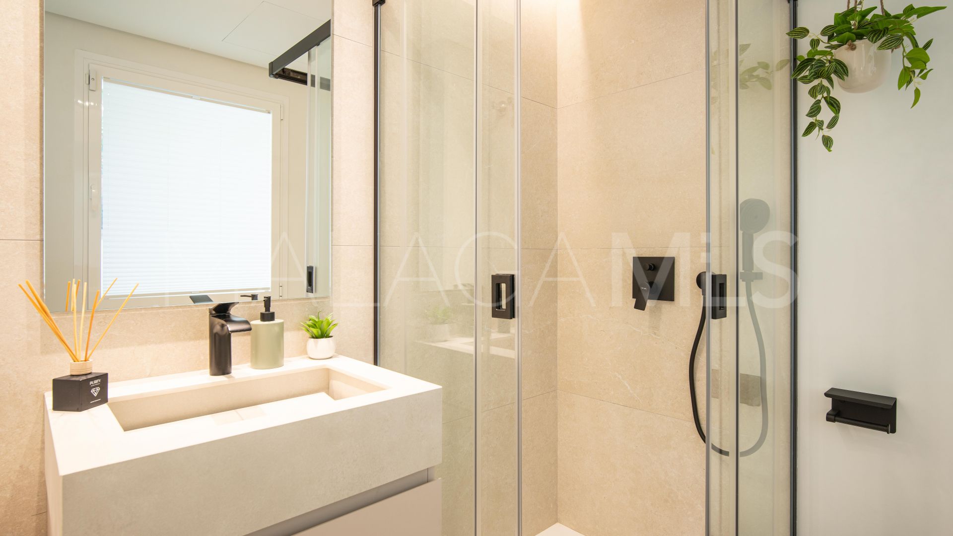 Villa for sale in Las Brisas