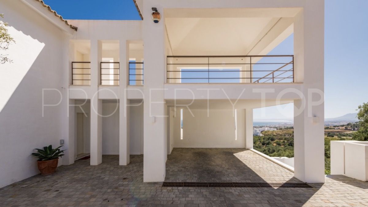 For sale villa in Los Altos de los Monteros