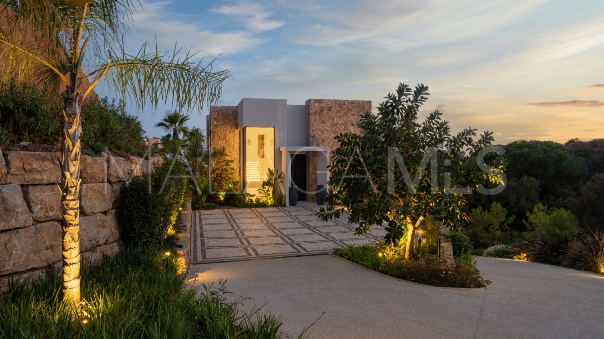 Villa for sale in Marbella Hill Club