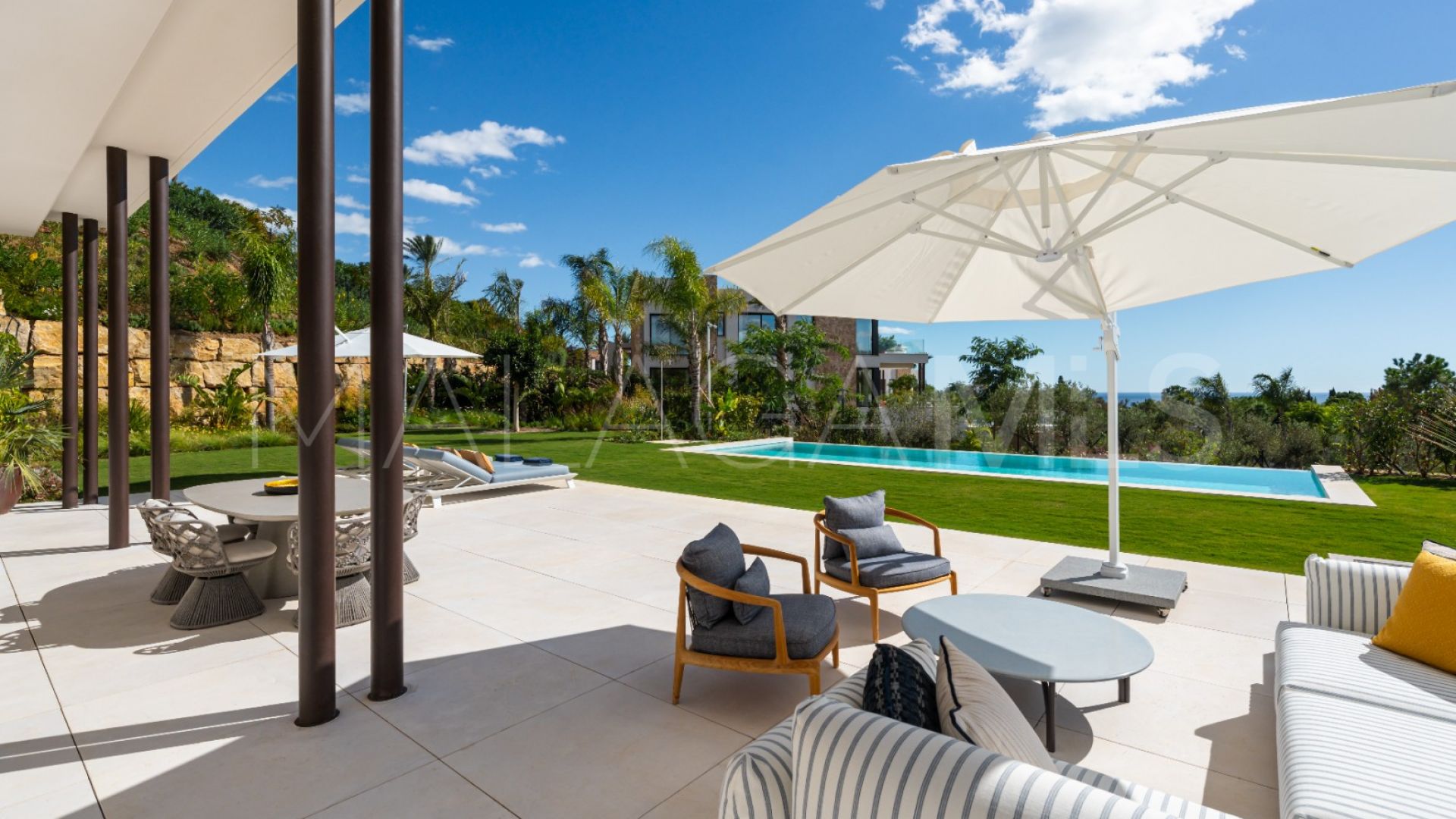 Villa for sale in Marbella Hill Club