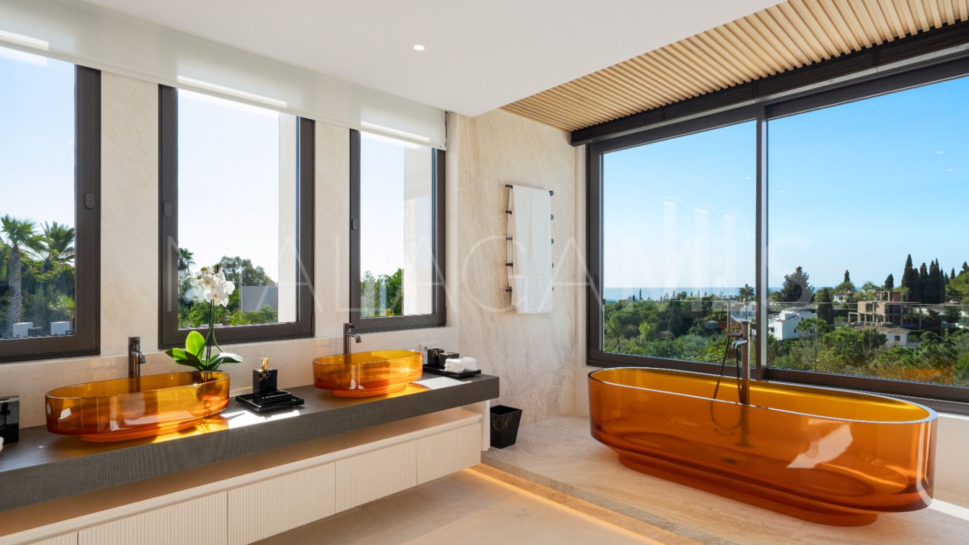 Villa for sale in Marbella Hill Club