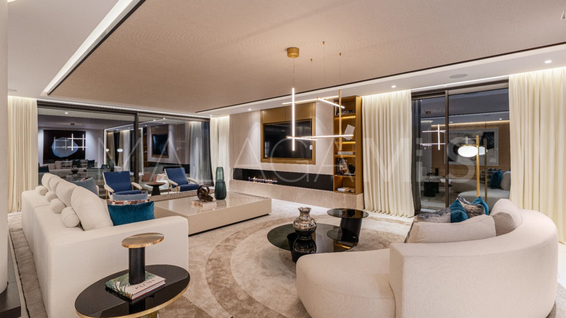 Villa for sale in Marbella Hill Club