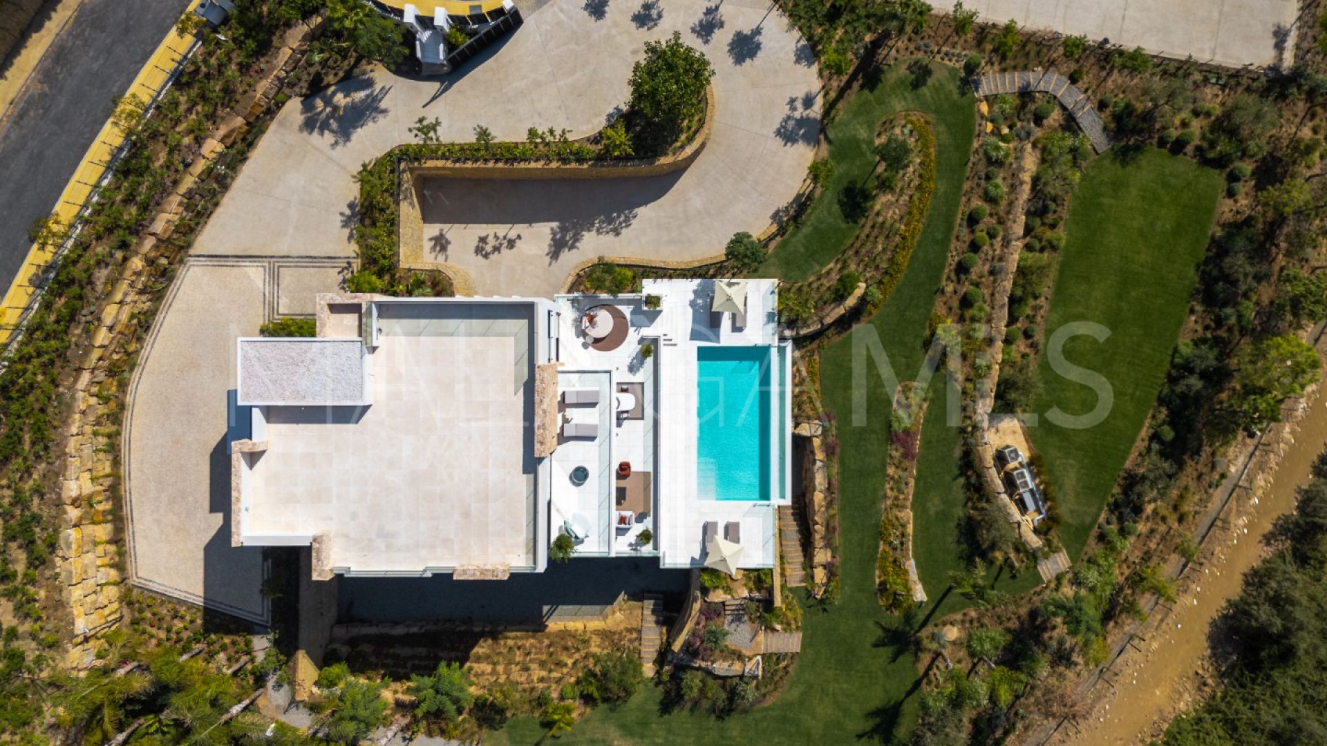 Villa for sale in Marbella Hill Club
