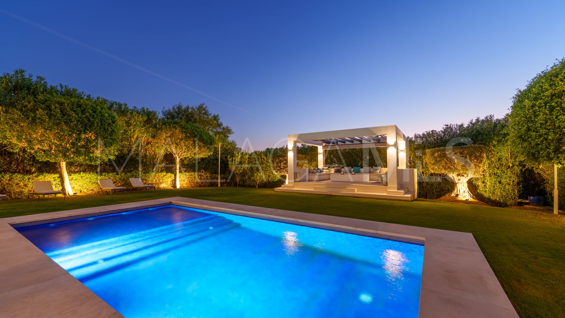 Se vende villa in Nueva Andalucia de 6 bedrooms