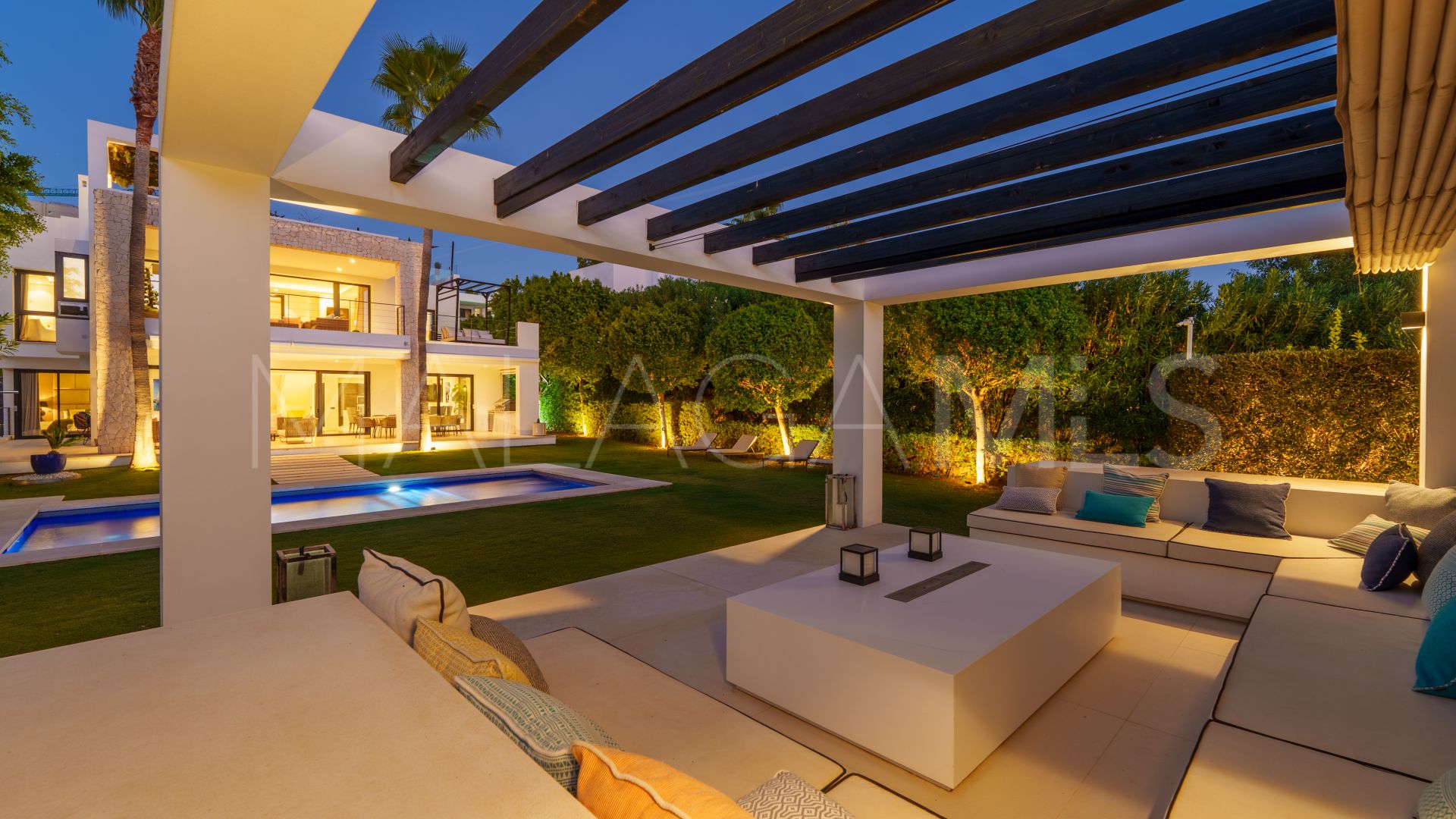 Se vende villa in Nueva Andalucia de 6 bedrooms