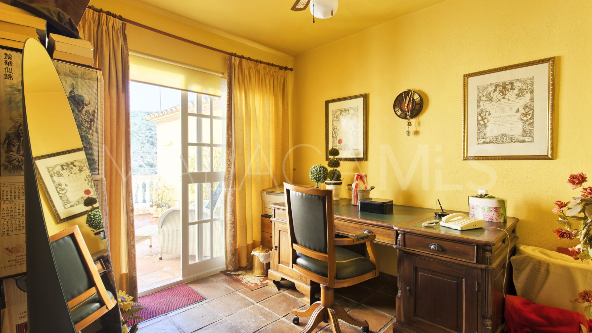 3 bedrooms town house for sale in Benahavis