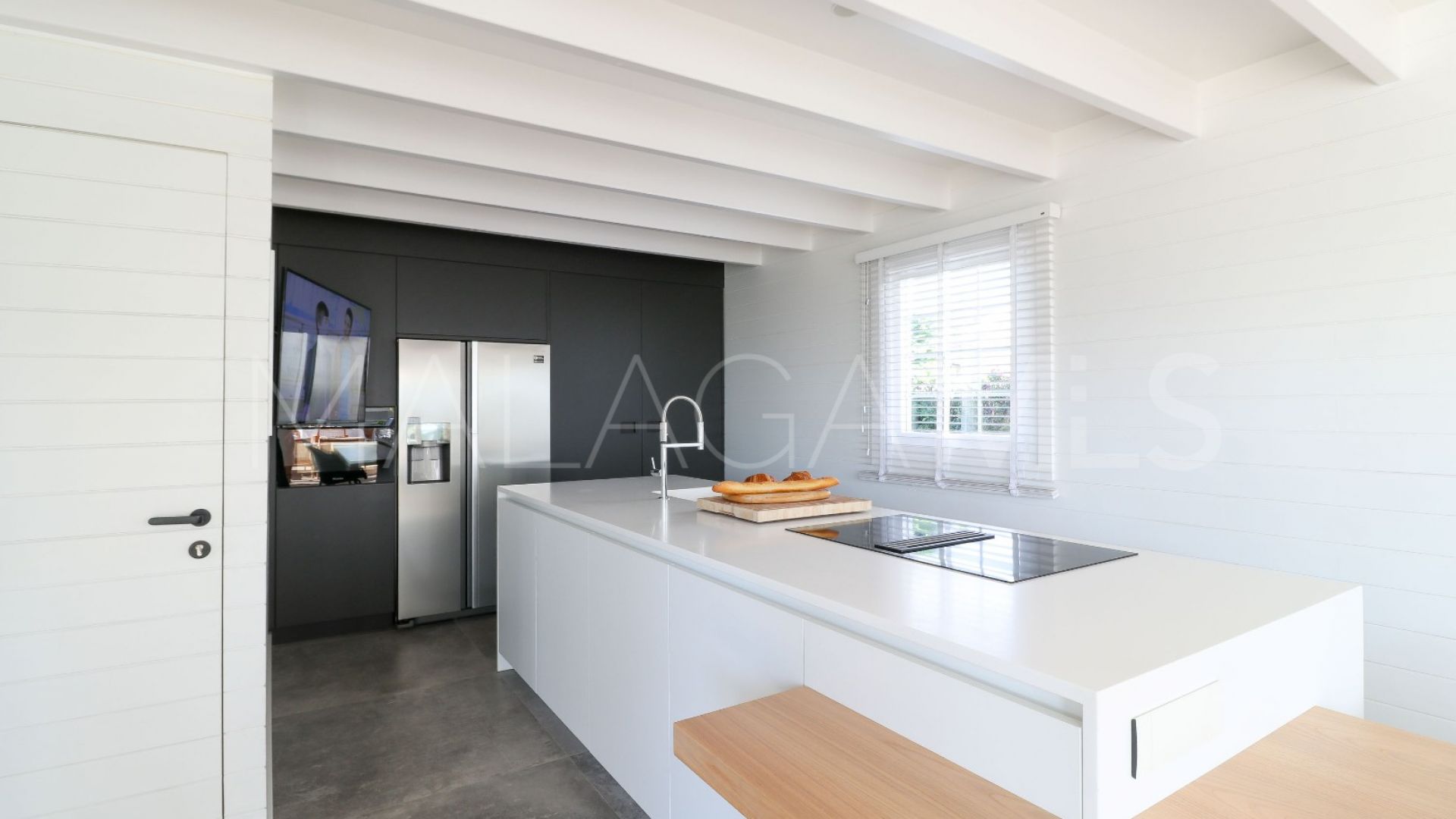 Villa for sale in Benahavis
