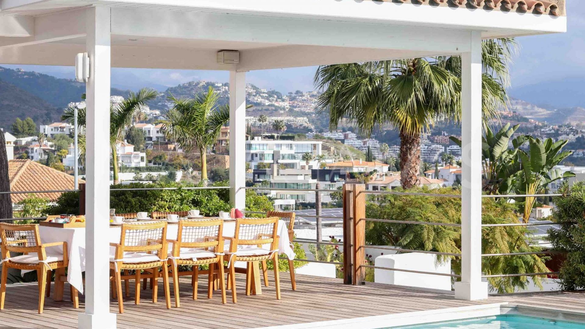 Villa for sale in Benahavis