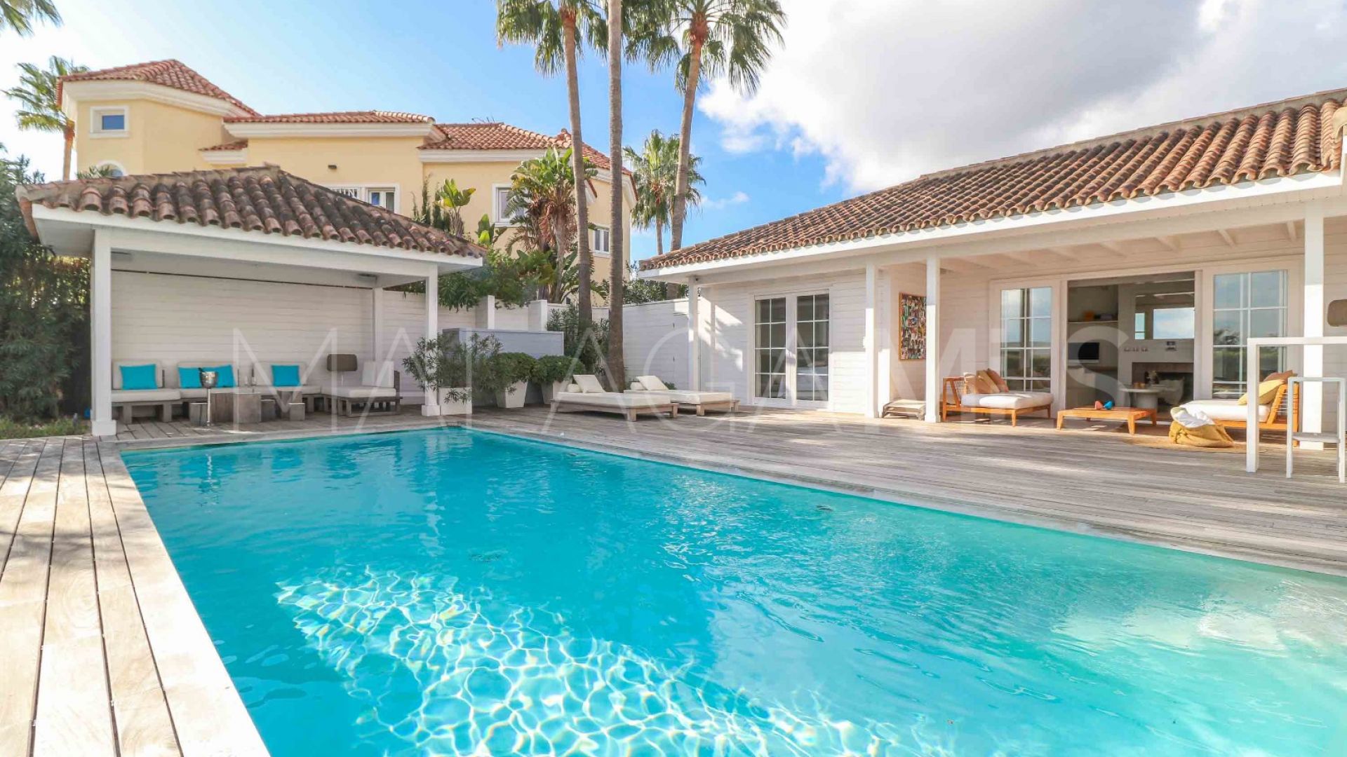 Villa for sale in Benahavis