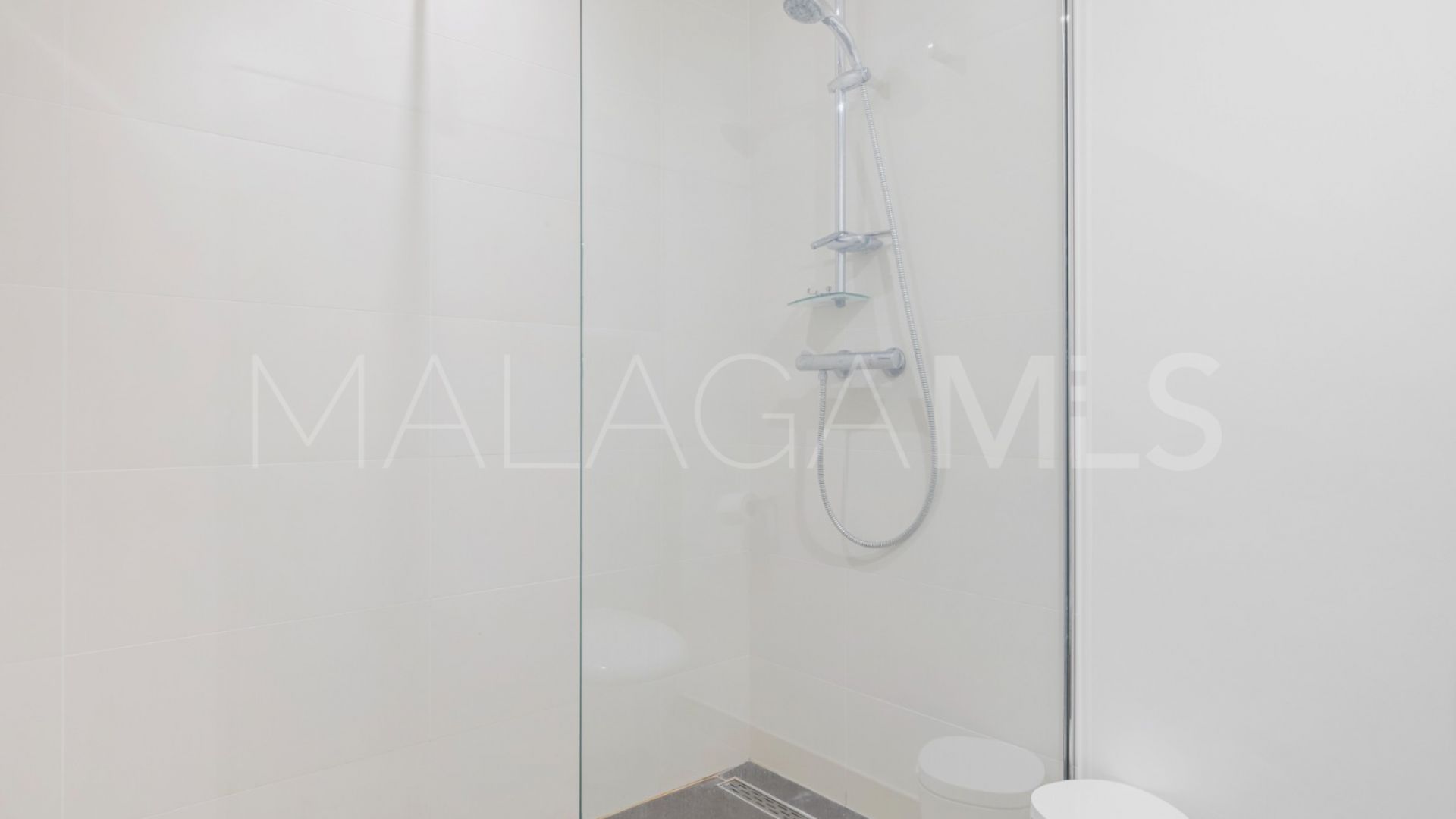 Town house for sale in Benahavis with 5 bedrooms