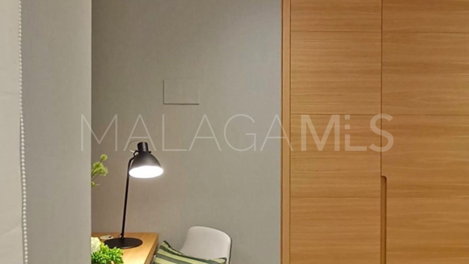 Buy apartment with 4 bedrooms in Marbella - Puerto Banus