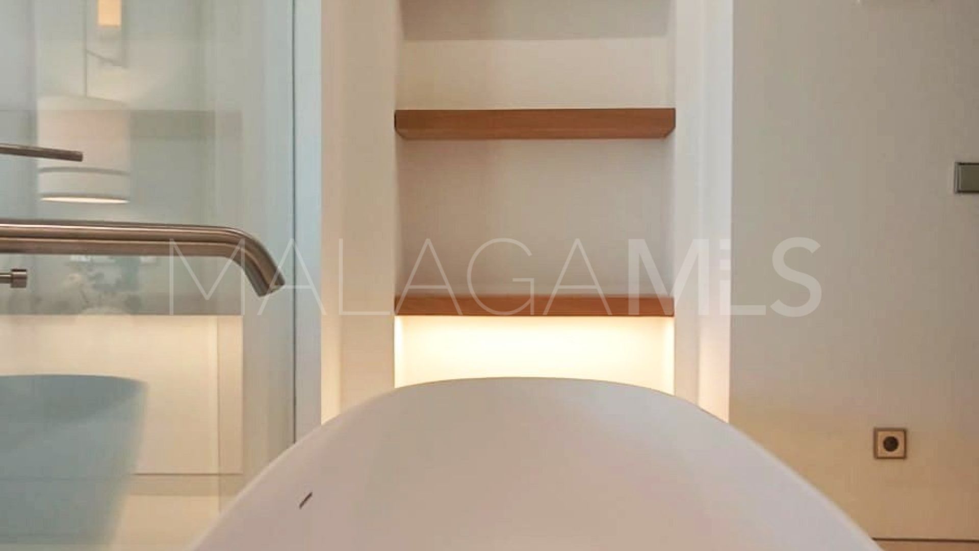 Buy apartment with 4 bedrooms in Marbella - Puerto Banus