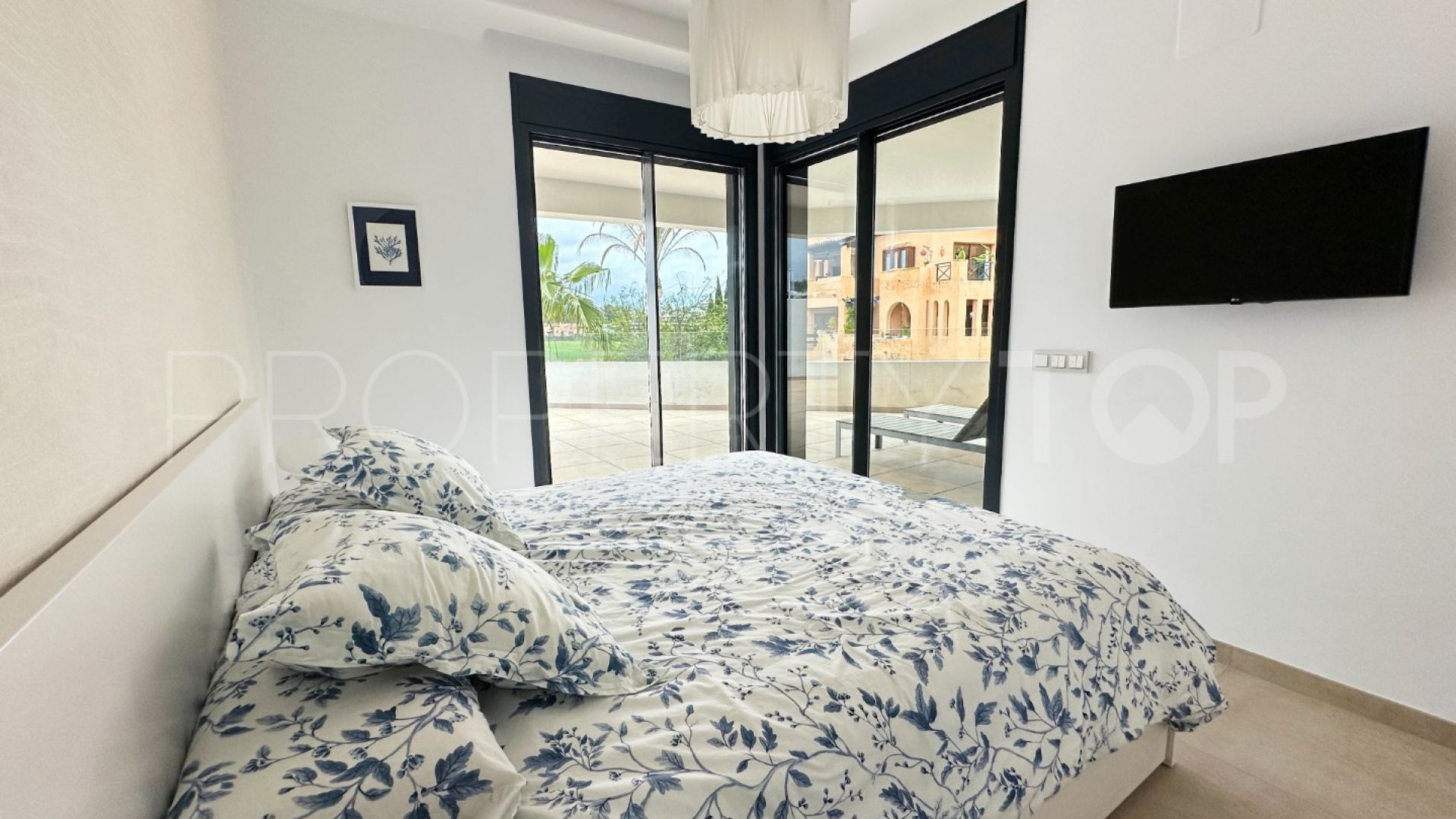 For sale apartment with 3 bedrooms in El Campanario Hills