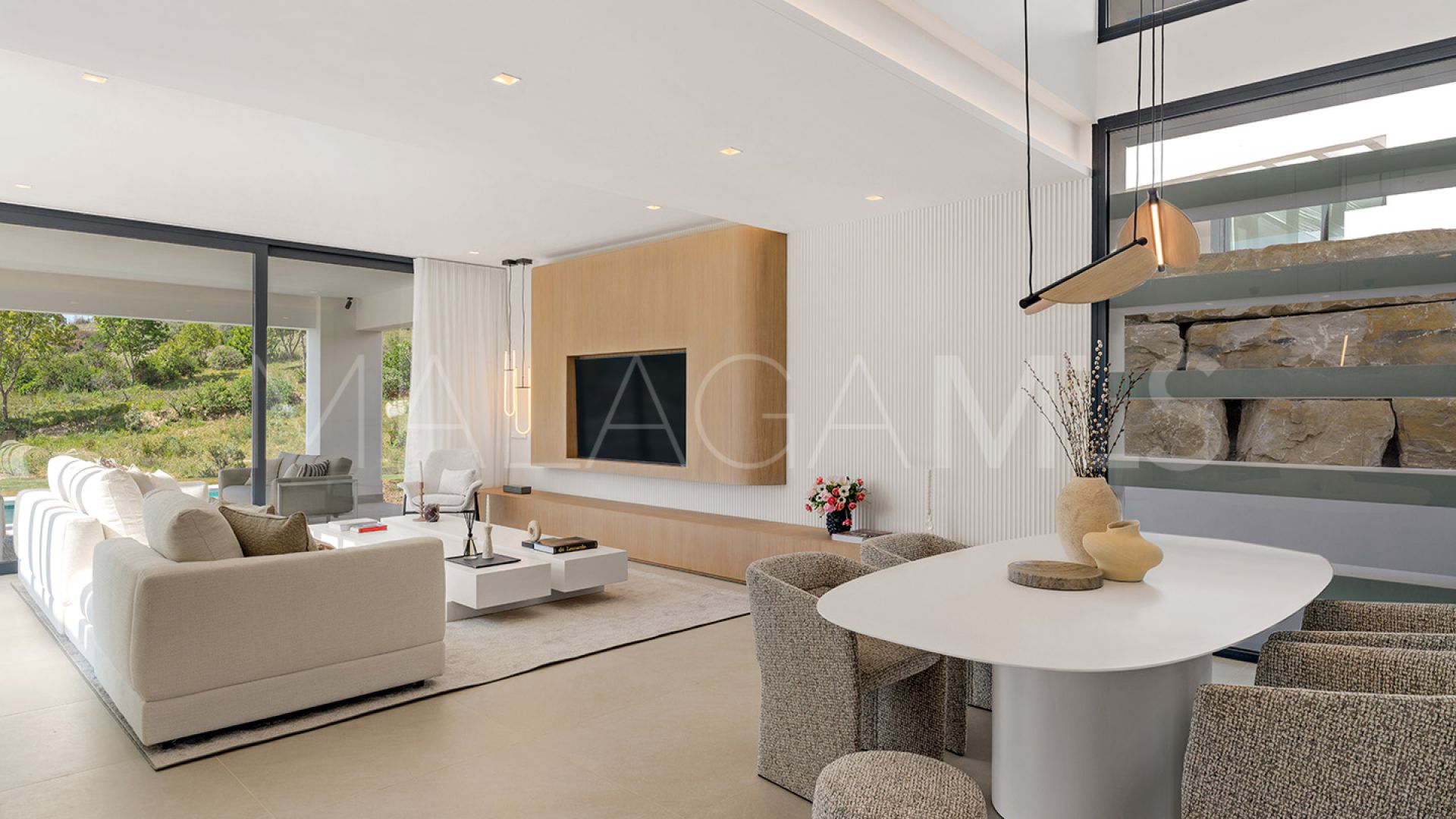 Buy villa in Estepona Golf