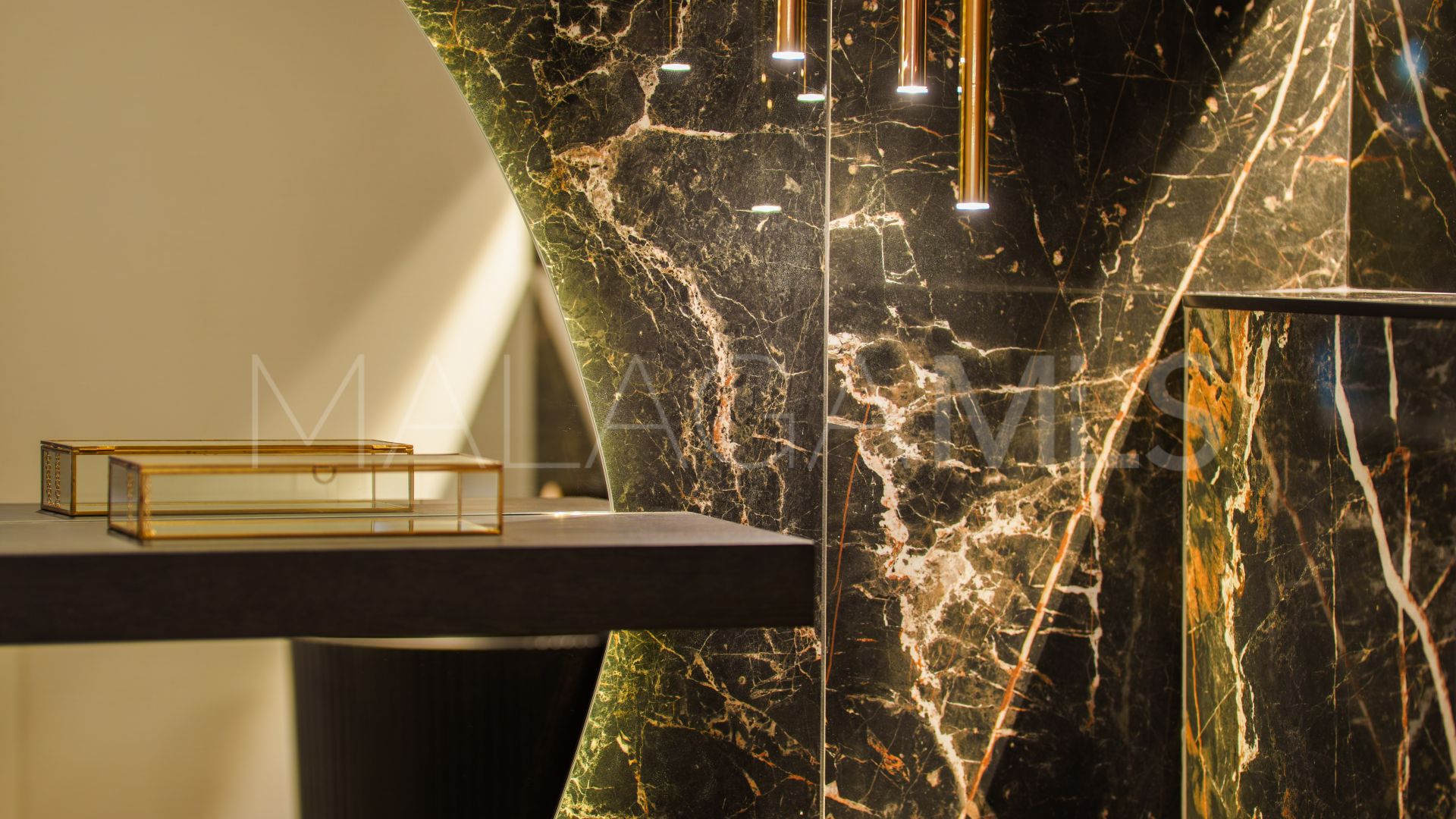 Duplex penthouse for sale in Palacetes Los Belvederes with 3 bedrooms