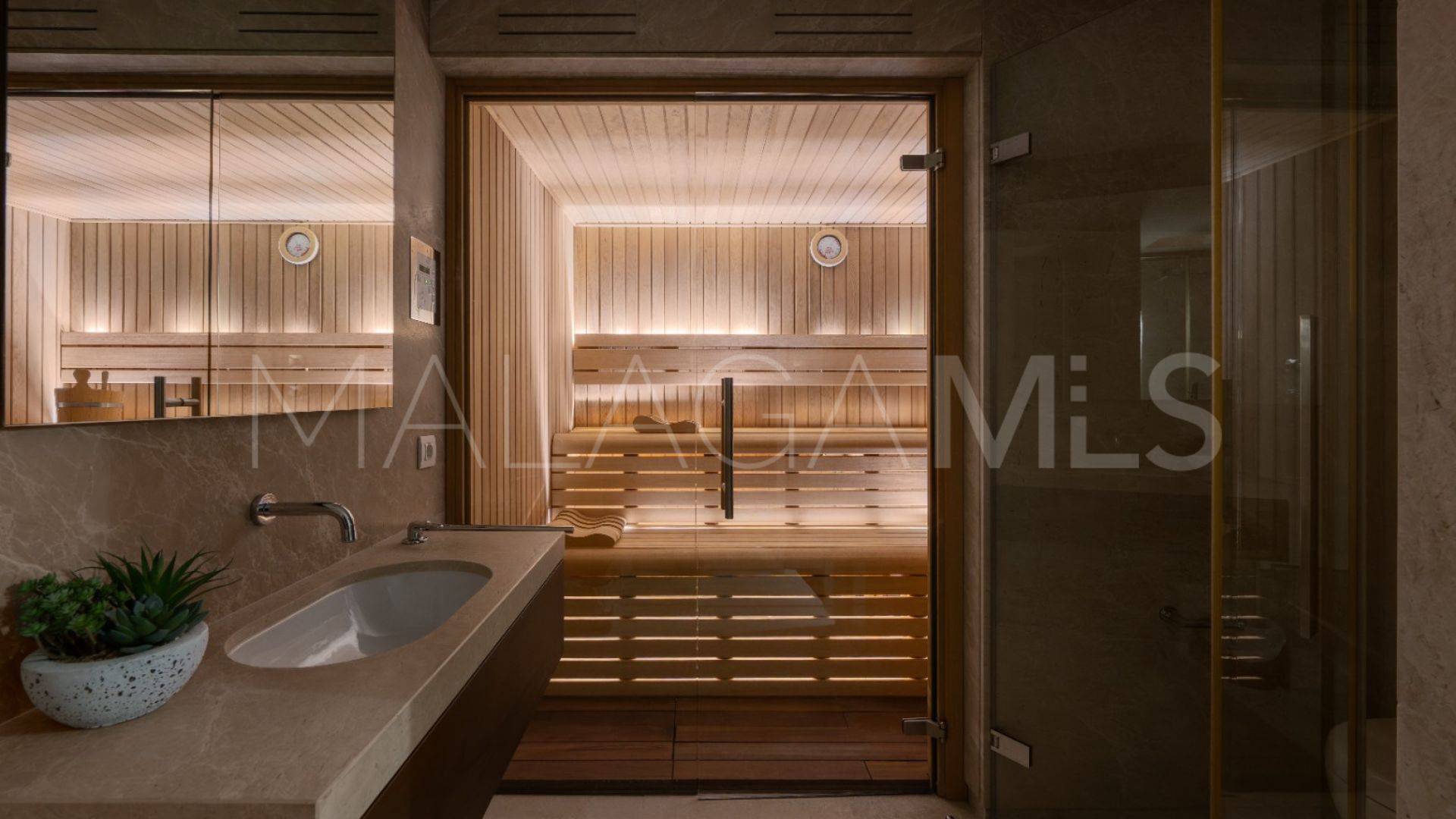 Einfamilienhaushälfte for sale in Puente Romano