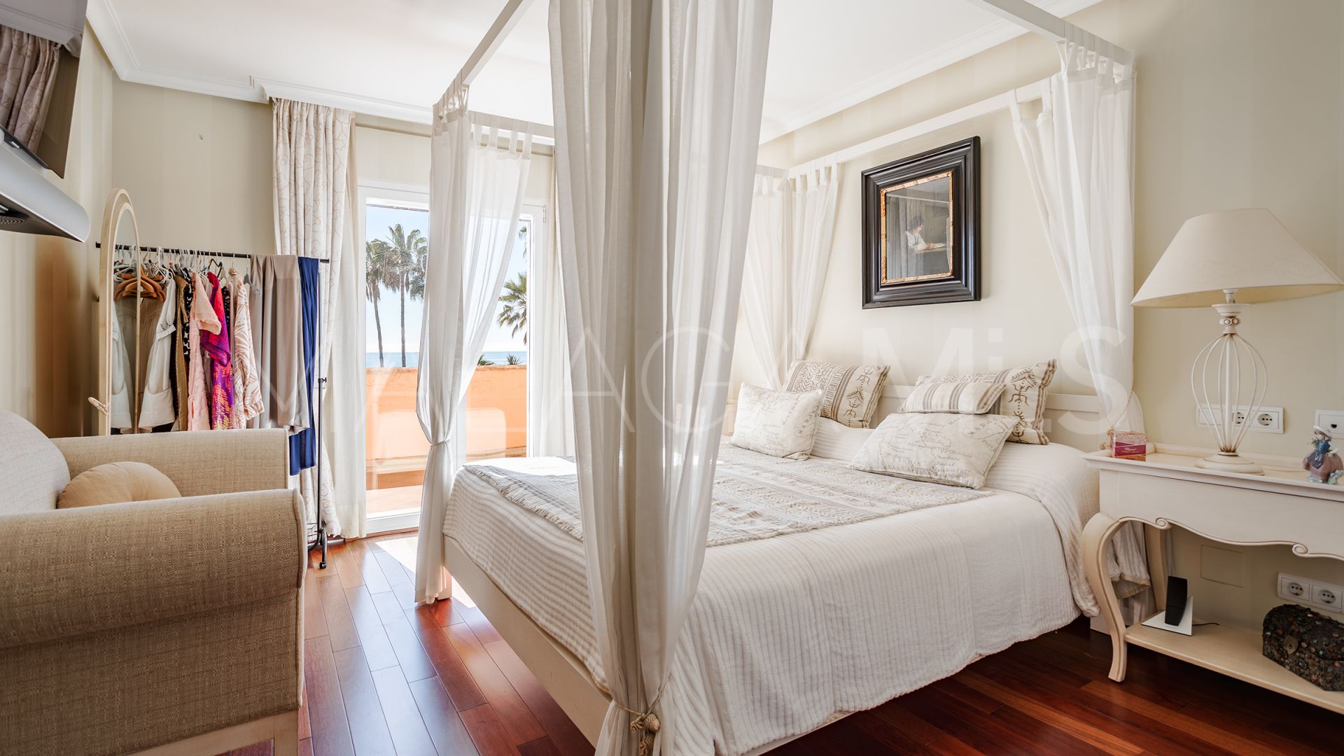 Buy villa in Hacienda Beach with 8 bedrooms