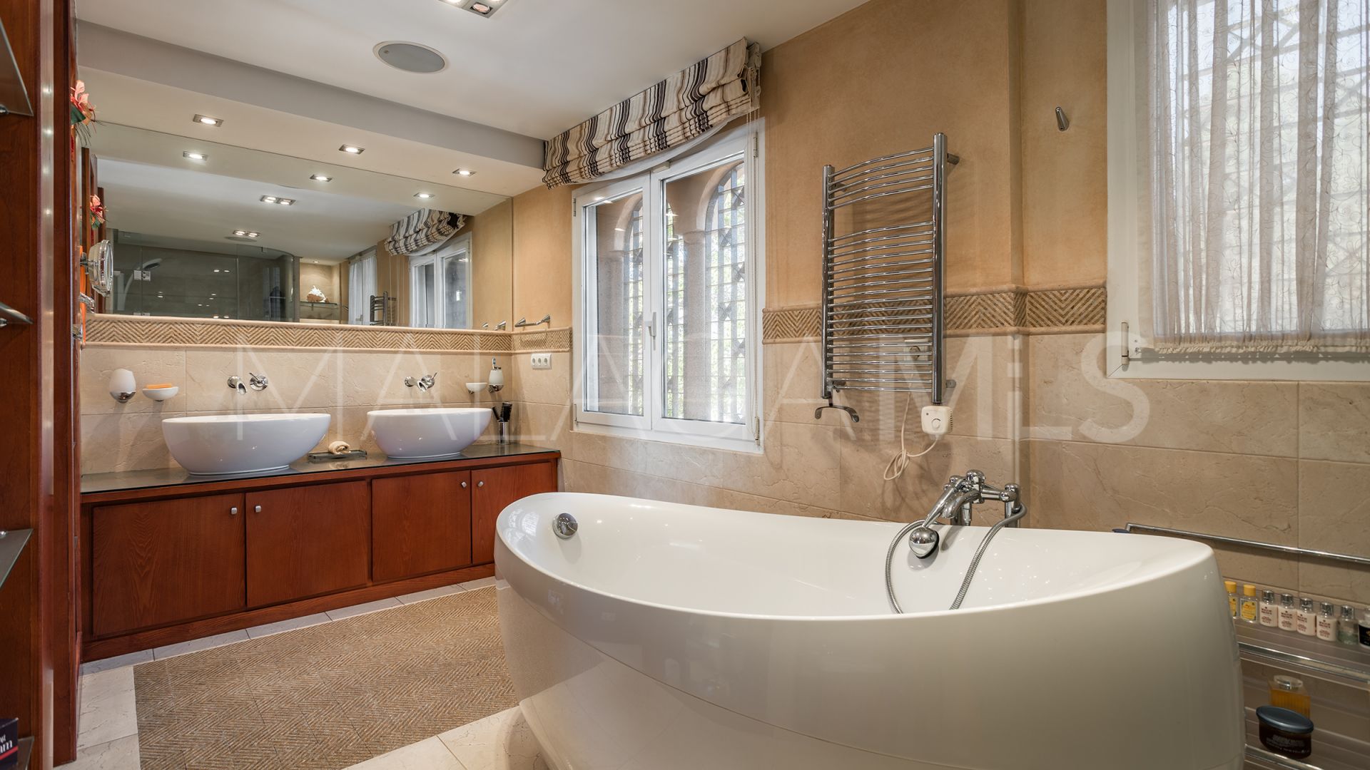 Buy villa in Hacienda Beach with 8 bedrooms