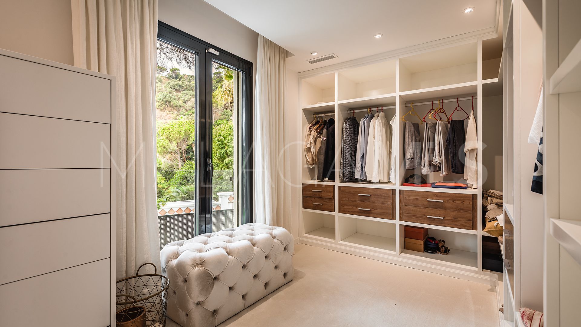 Villa for sale in El Madroñal